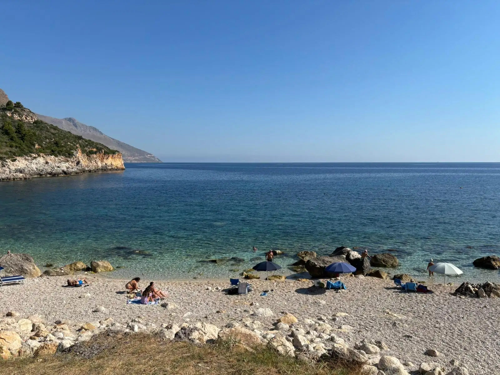 Snorkeling sui fondali ricchi di pesci